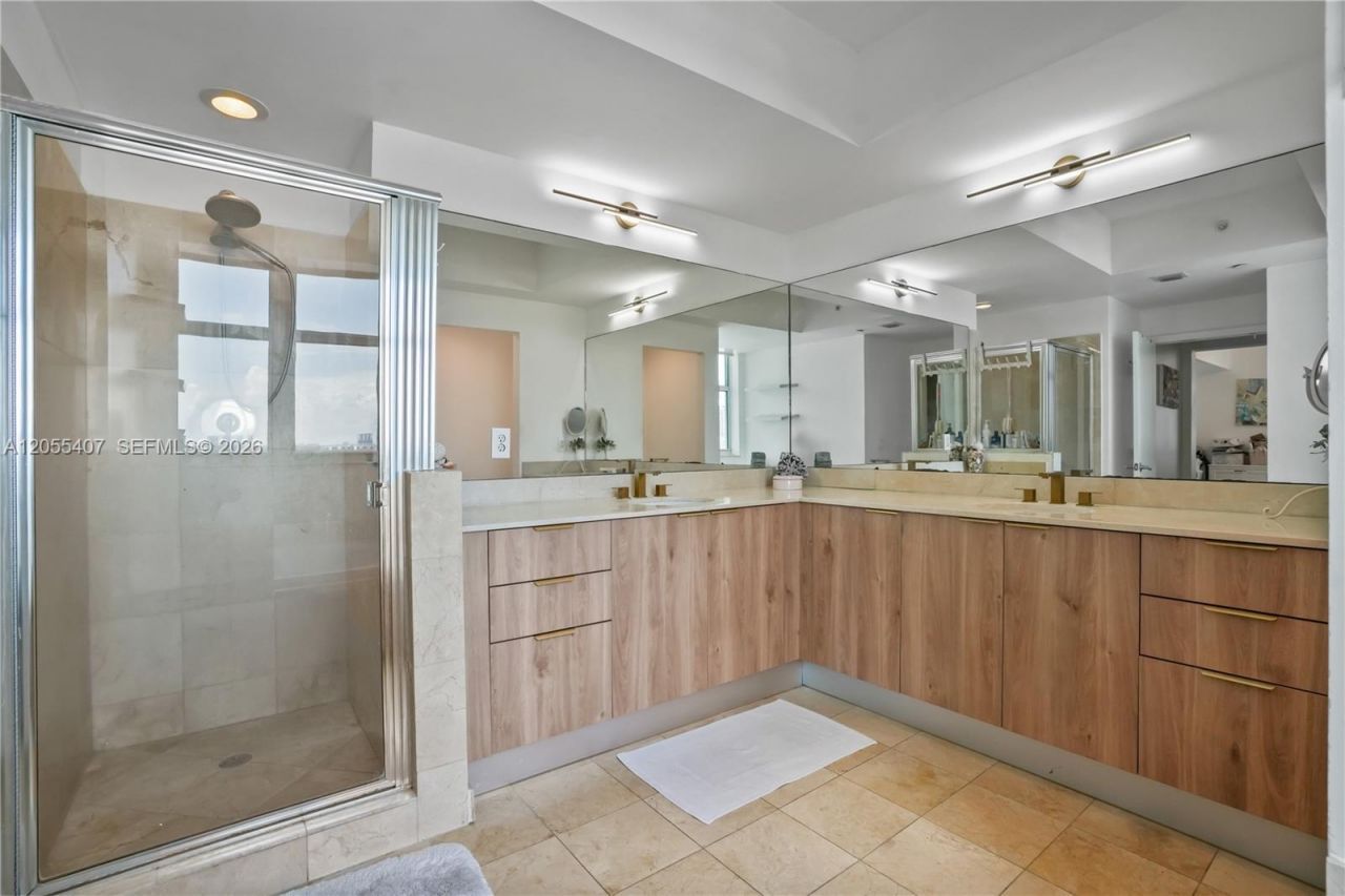 3330 NE 190th St, Unit 1010, Aventura, FL 33180 Photo