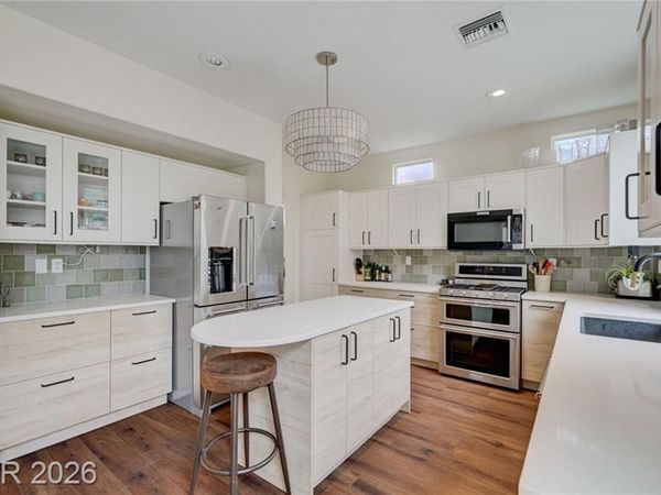 10592 Olympic Pine Drive , Las Vegas, NV 89135