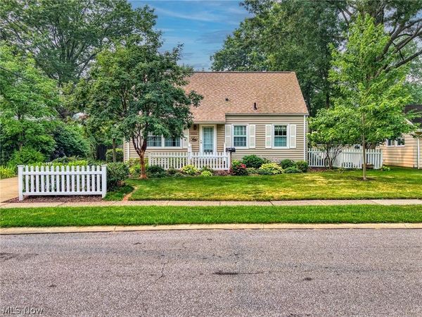 830 Monroe Avenue, Cuyahoga Falls, OH 44221