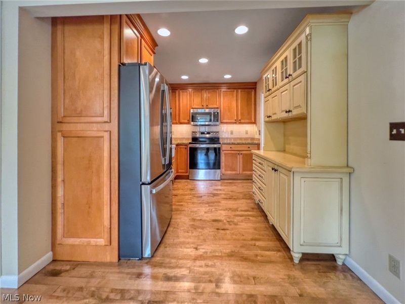 830 Monroe Avenue, Cuyahoga Falls, OH 44221 Photo 5