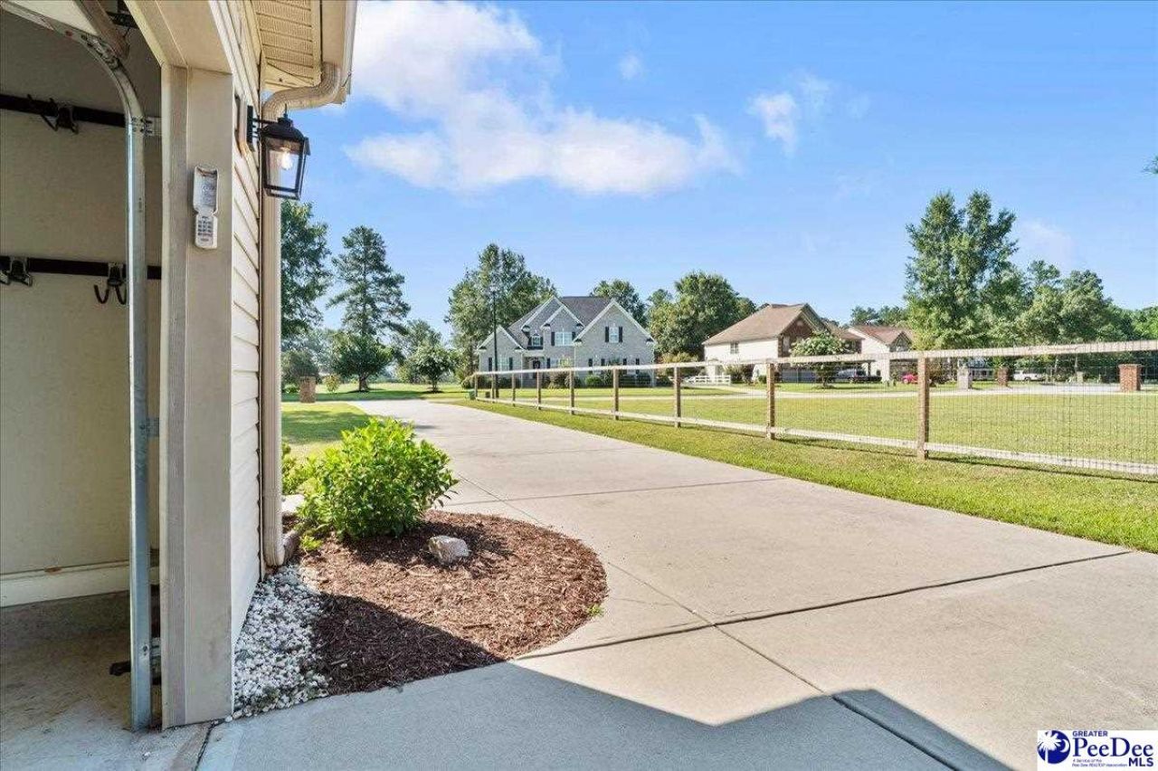 812 Fairway Drive Photo 10
