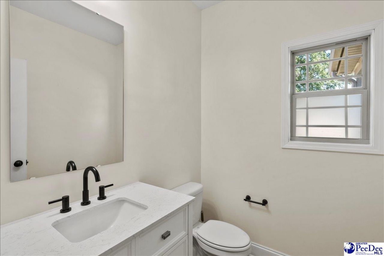 812 Fairway Drive Photo 14