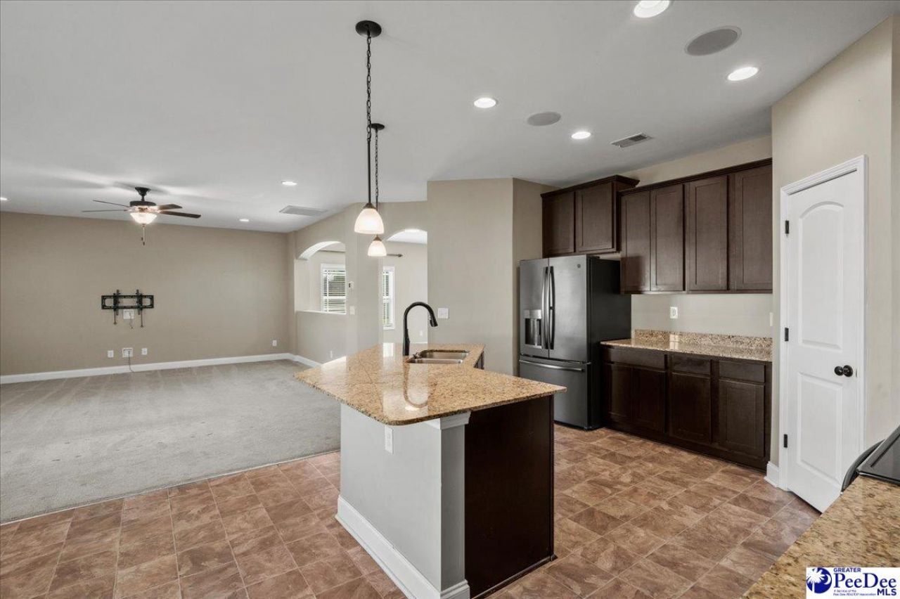812 Fairway Drive Photo 17