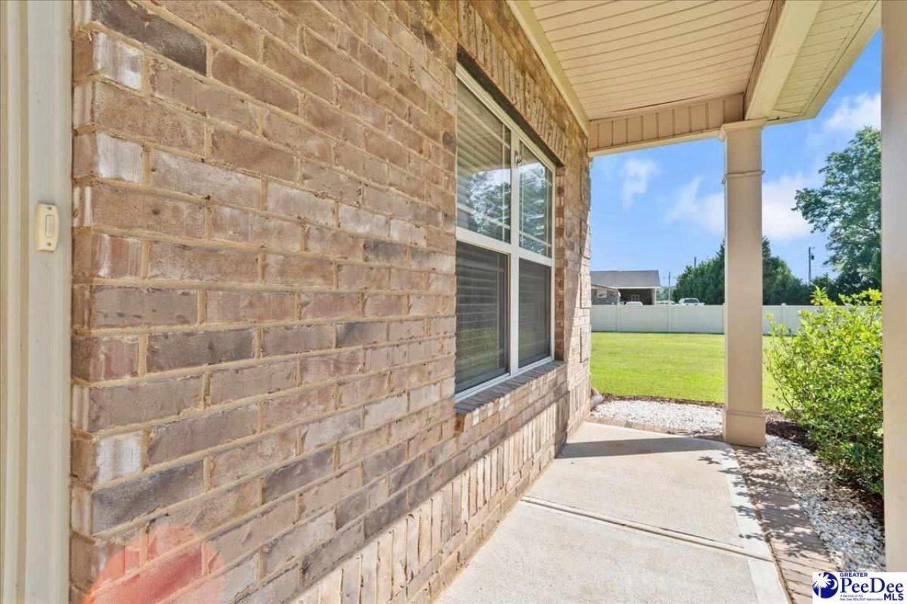 812 Fairway Drive Photo 6