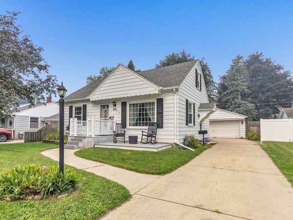 1033 ROYAL BOULEVARD, Green Bay, WI 54303