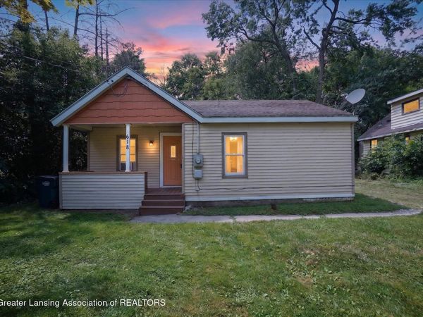 618 S Magnolia Avenue, Lansing, MI 48912