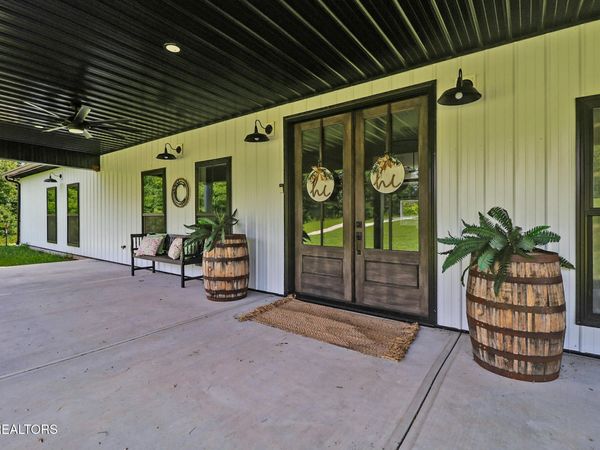 2175 N Lick Creek Rd, Byrdstown, TN 38549