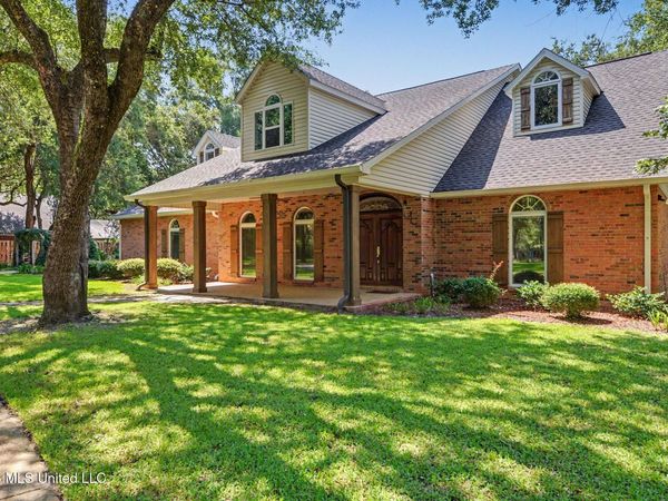 7504 Park Ridge Drive, Moss Point, MS 39562