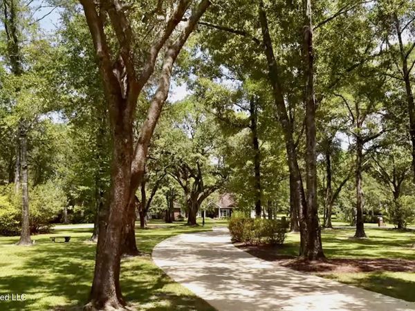 7504 Park Ridge Drive, Moss Point, MS 39562