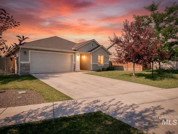 4609 E Middle Fork Way, Nampa, ID 83686