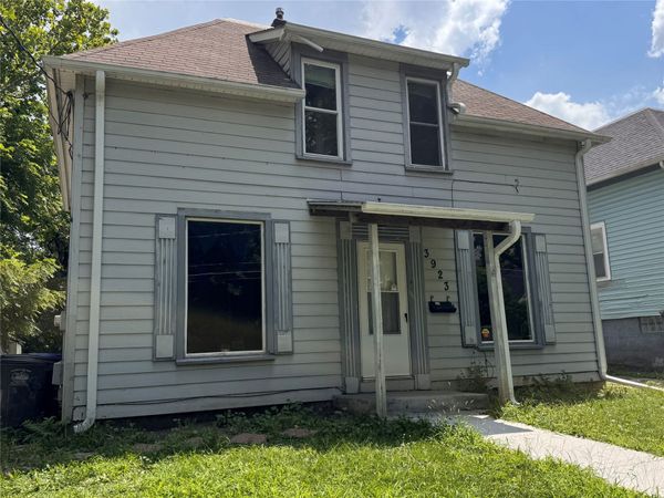 3923 8th Street , Des Moines, IA 50313