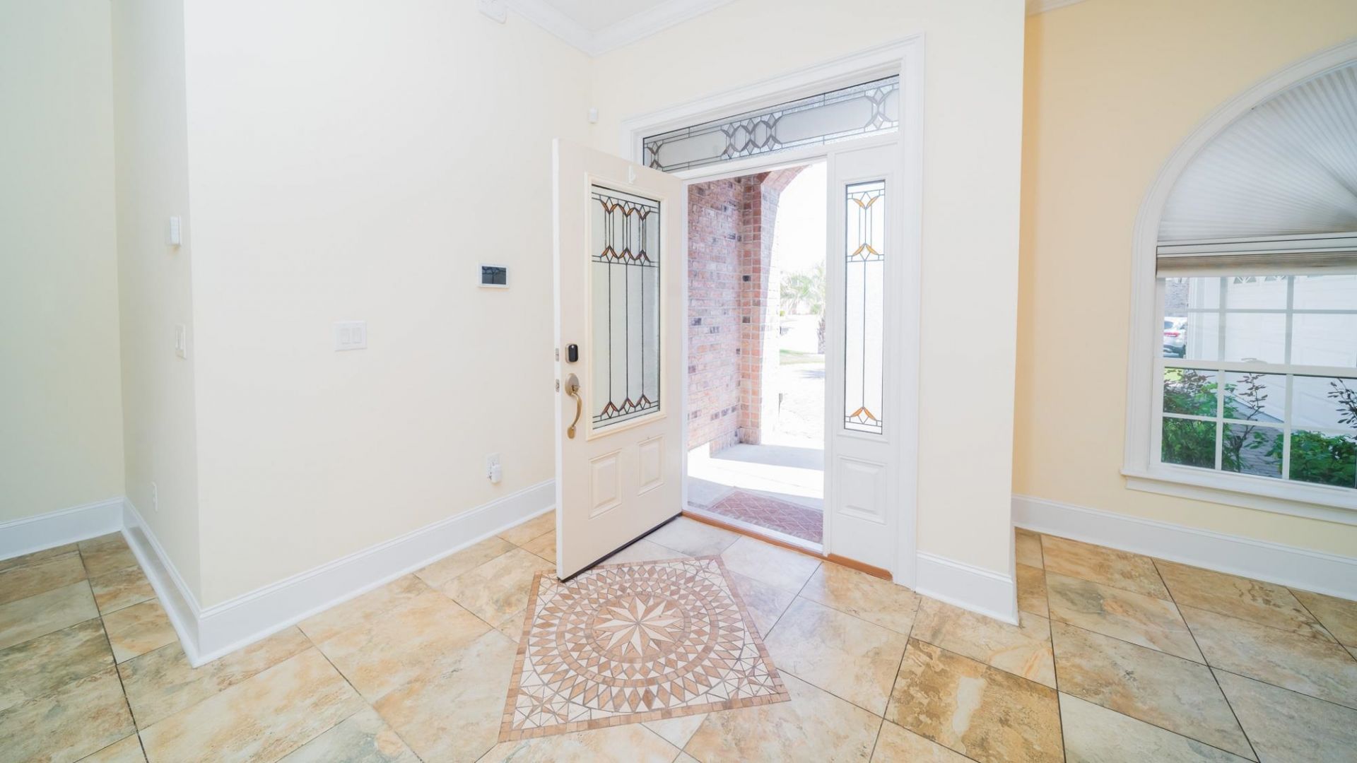 705 Fountain View Ct.  Photo 4