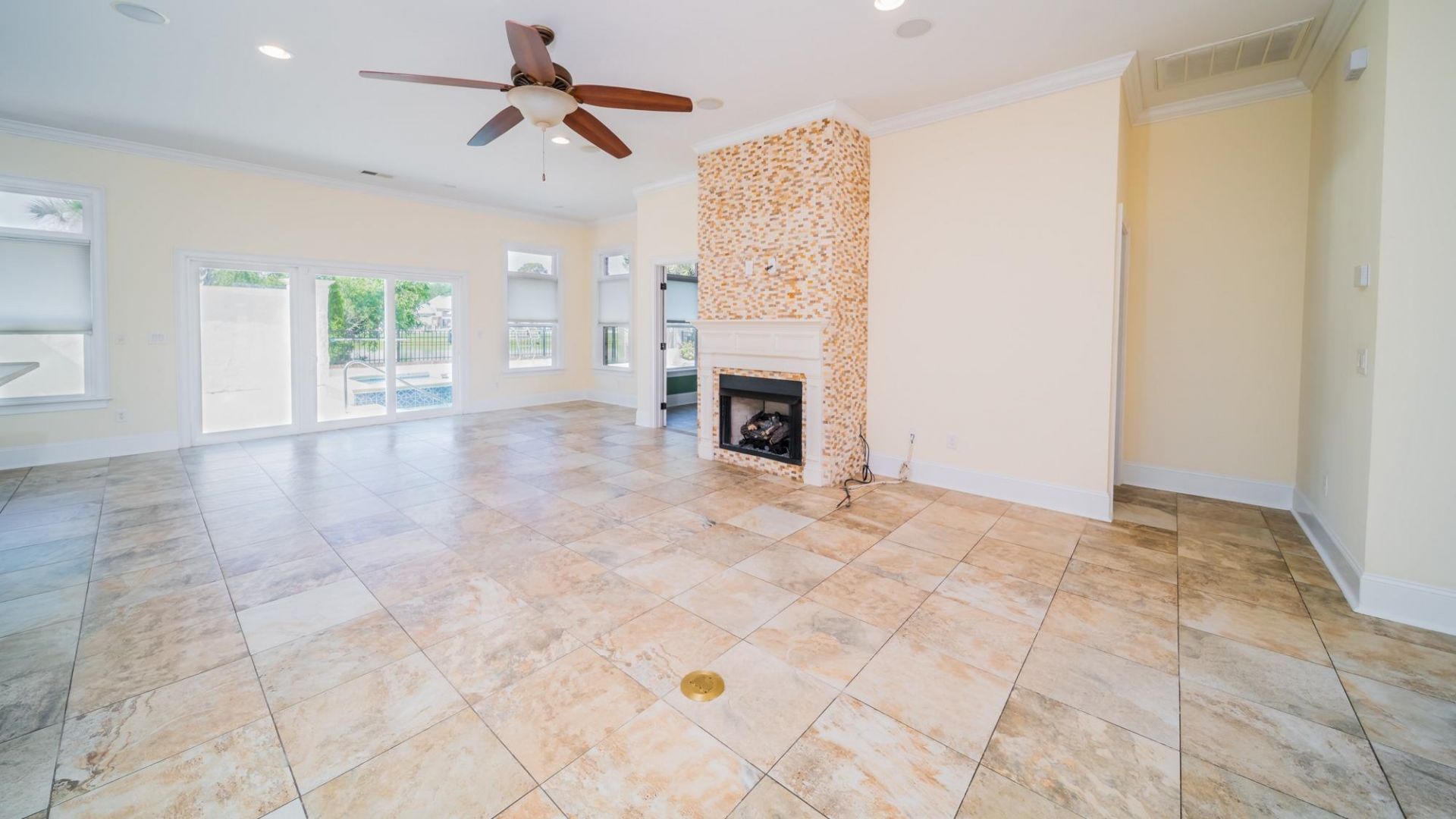 705 Fountain View Ct.  Photo 5