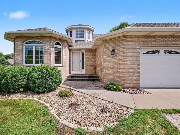 3028 Highpointe Curve, Roseville, MN 55113