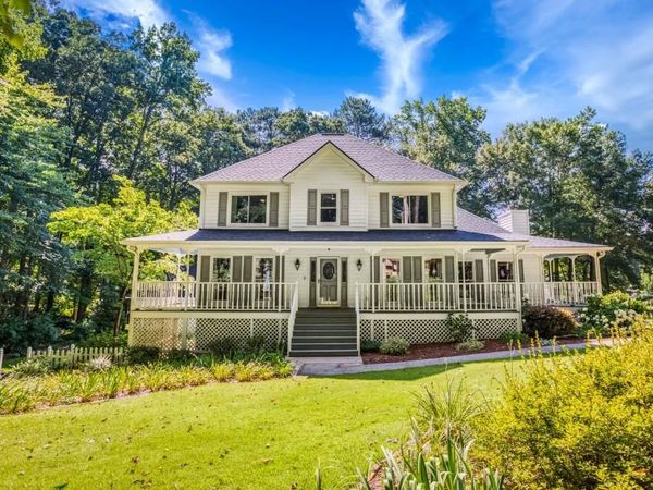 3970 Governors Circle , Loganville, GA 30052