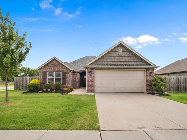 204 S Amber Dawn Avenue , Farmington, AR 72730