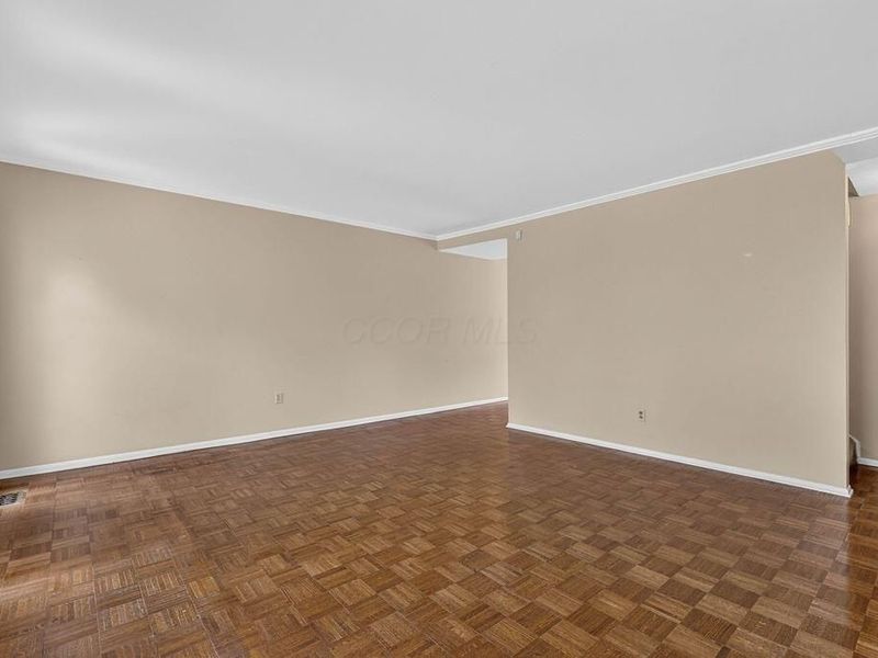 2438 Hardesty Drive S, Columbus, OH 43204 Photo 9