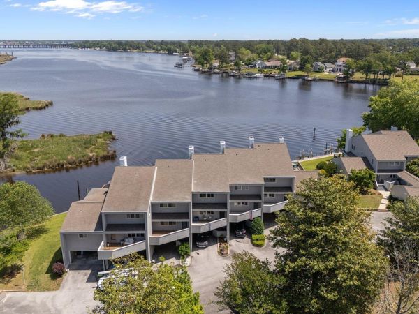 22 Batts Hill Road, New Bern, NC 28562