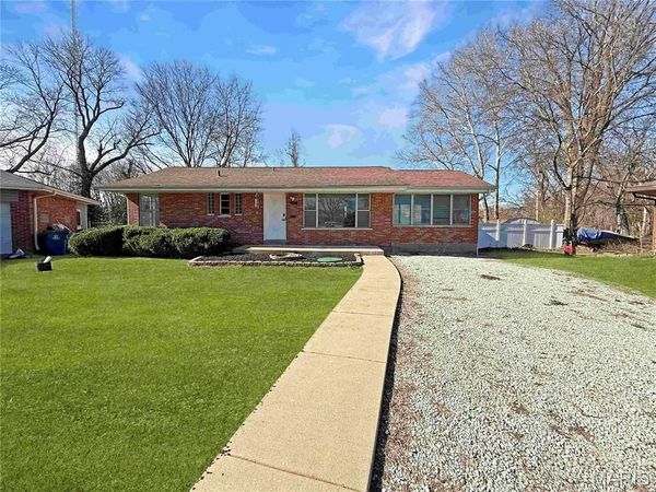 3755 Park Crest Drive , St Louis, MO 63125
