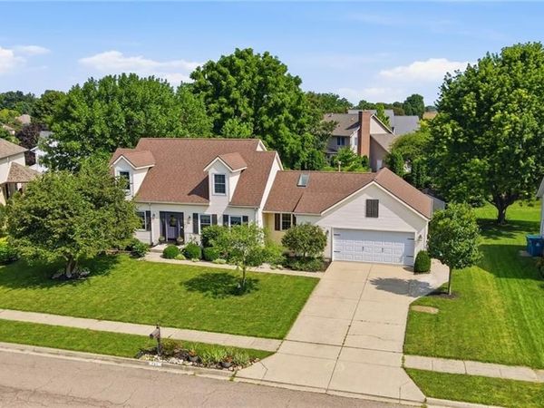 785 Pinehurst Drive, Tipp City, OH 45371