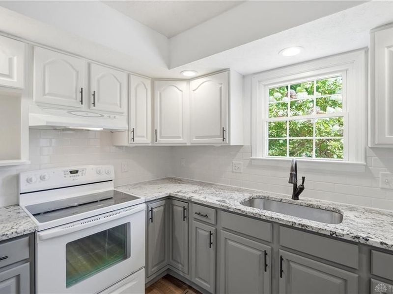 785 Pinehurst Drive, Tipp City, OH 45371 Photo 15