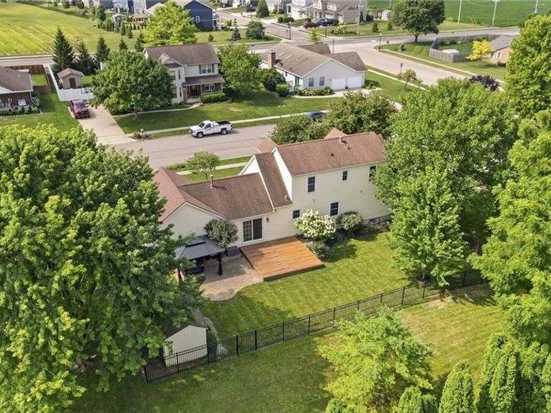 785 Pinehurst Drive, Tipp City, OH 45371 Photo 3