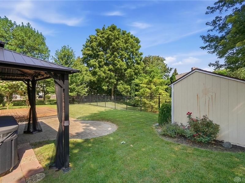 785 Pinehurst Drive, Tipp City, OH 45371 Photo 46