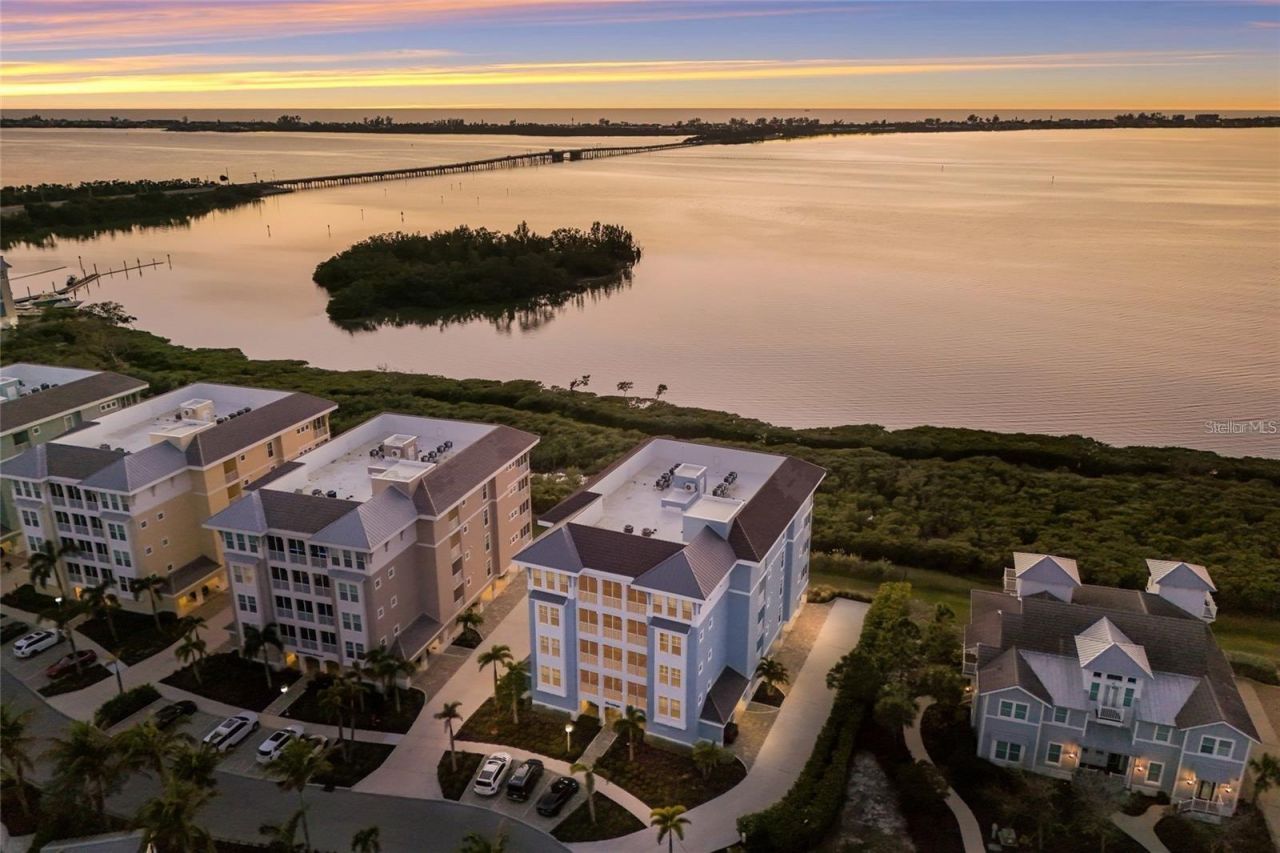 376 Aruba Circle , Unit 203, Bradenton, FL 34209 Photo
