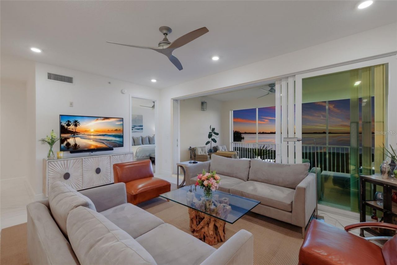 376 Aruba Circle , Unit 203, Bradenton, FL 34209 Photo