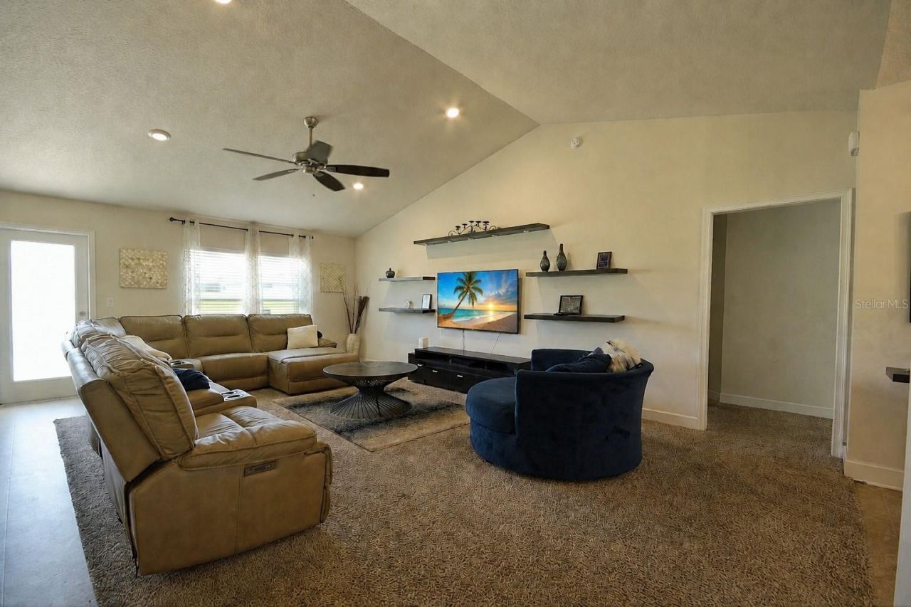 7733 Sloewood Drive , Leesburg, FL 34748 Photo