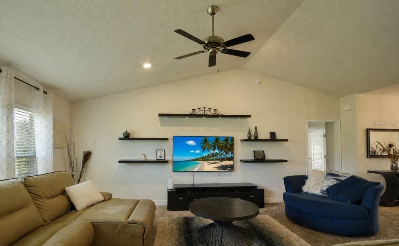 7733 Sloewood Drive , Leesburg, FL 34748 Photo