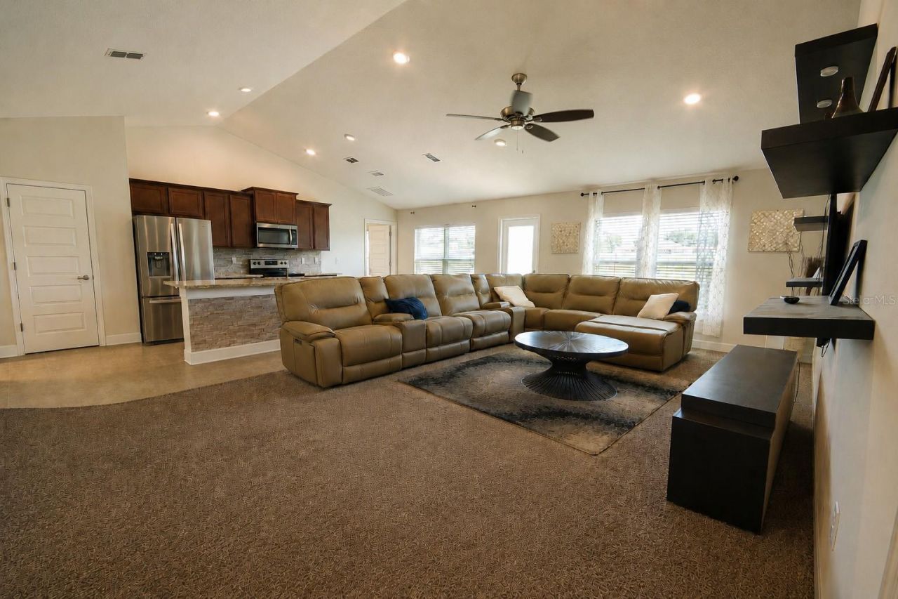 7733 Sloewood Drive , Leesburg, FL 34748 Photo