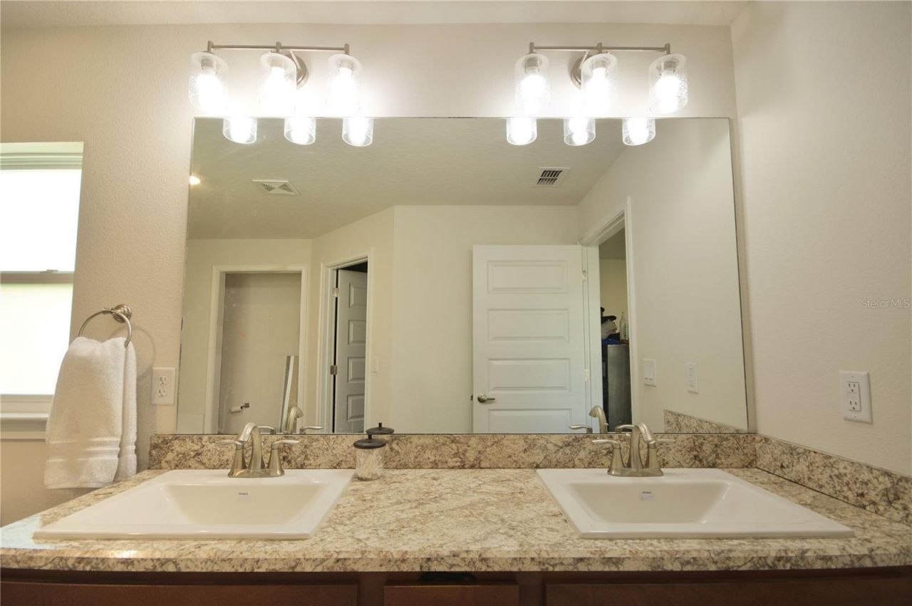 7733 Sloewood Drive , Leesburg, FL 34748 Photo
