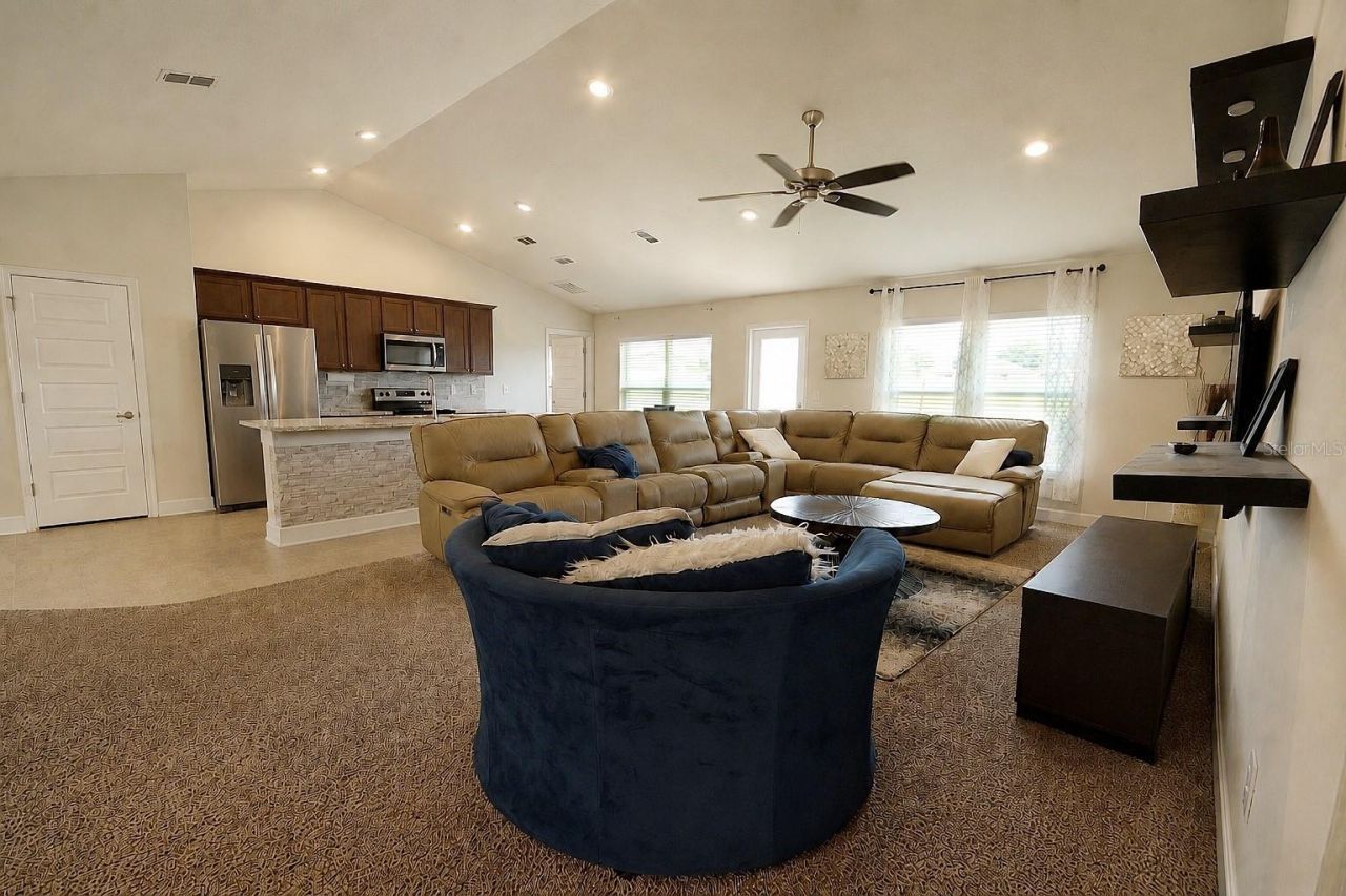 7733 Sloewood Drive , Leesburg, FL 34748 Photo