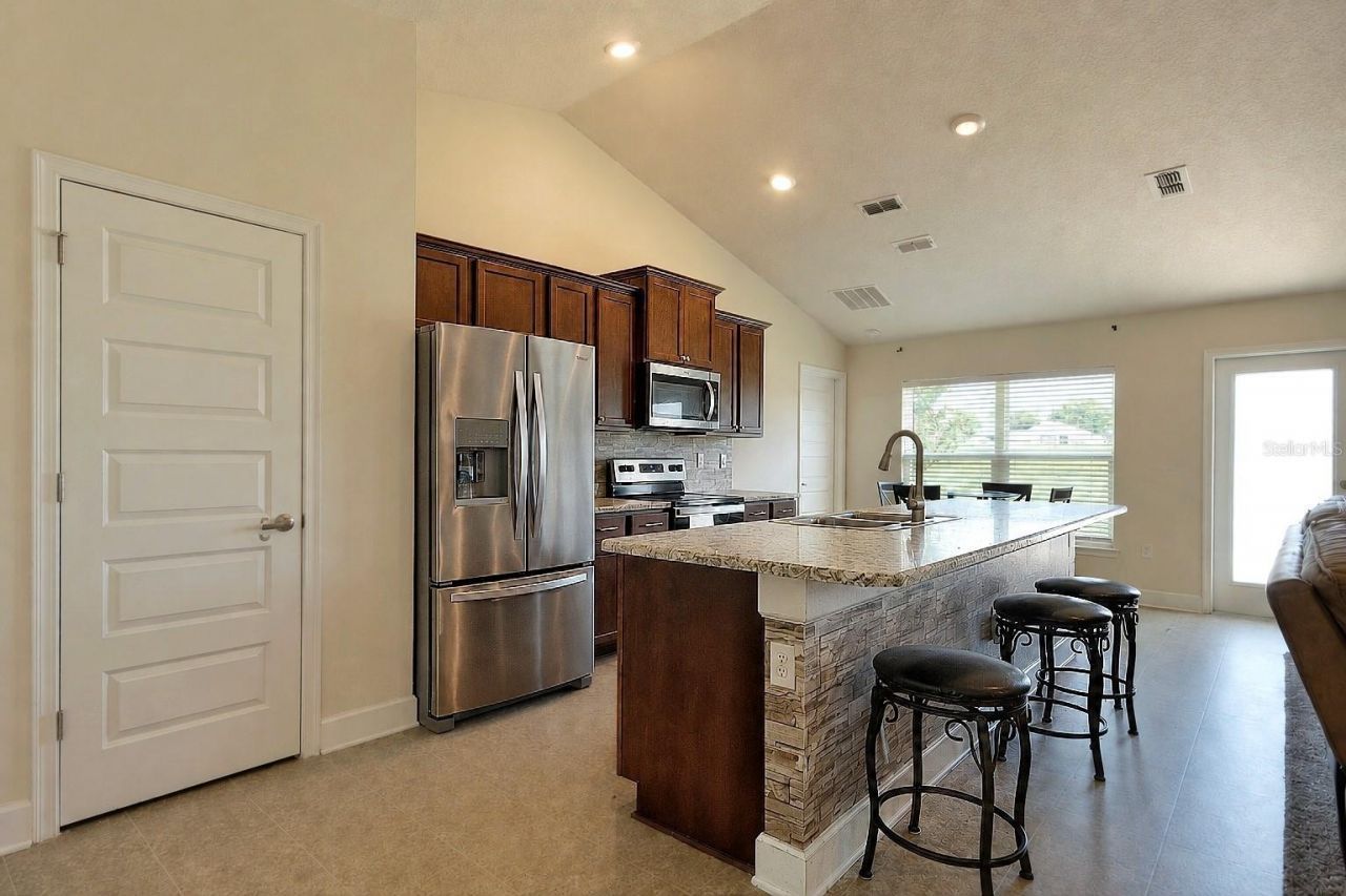 7733 Sloewood Drive , Leesburg, FL 34748 Photo
