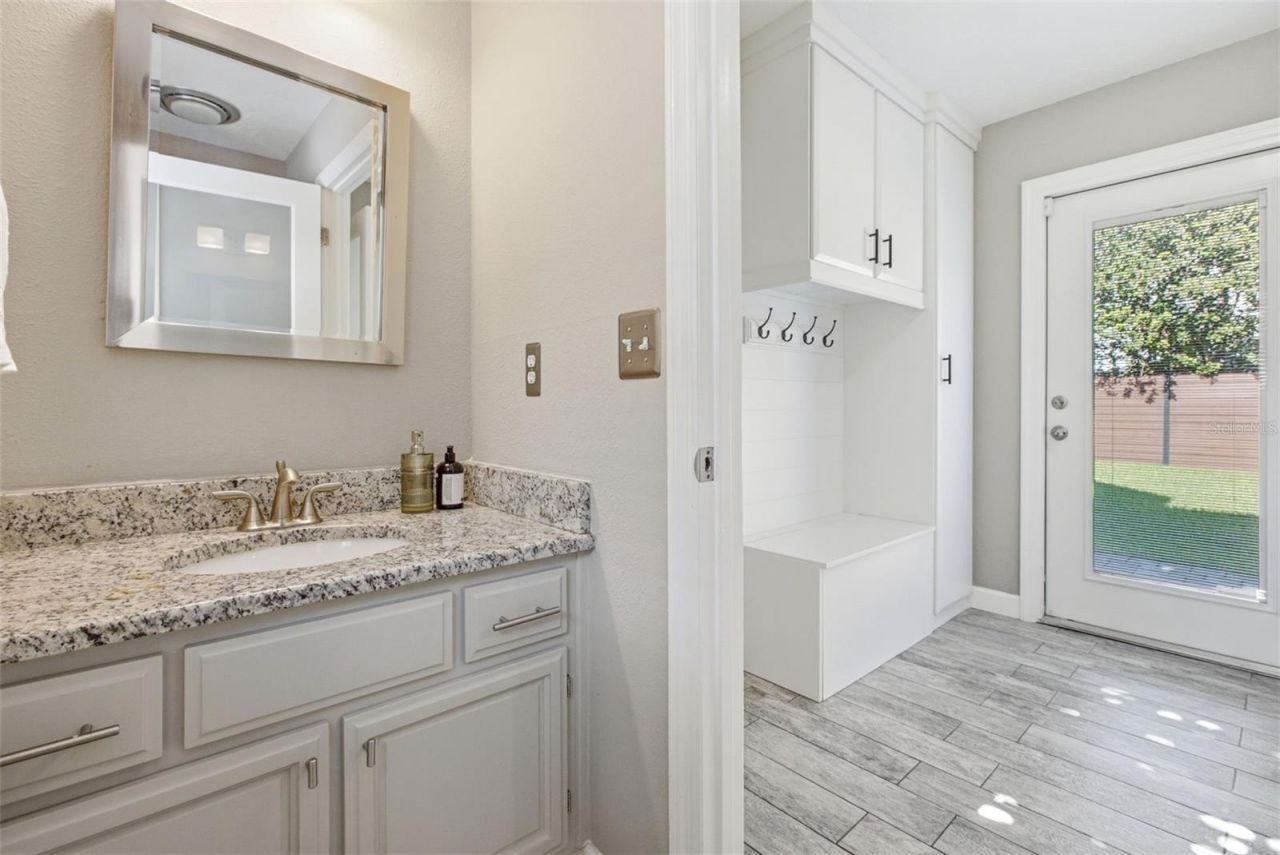 465 Mandalay Road, Orlando, FL 32809 Photo
