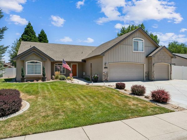 16566 N Yorkshire Lane, Nampa, ID 83687
