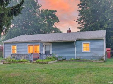 3872 Queensbury Road, Orion Township, Mi 48359
