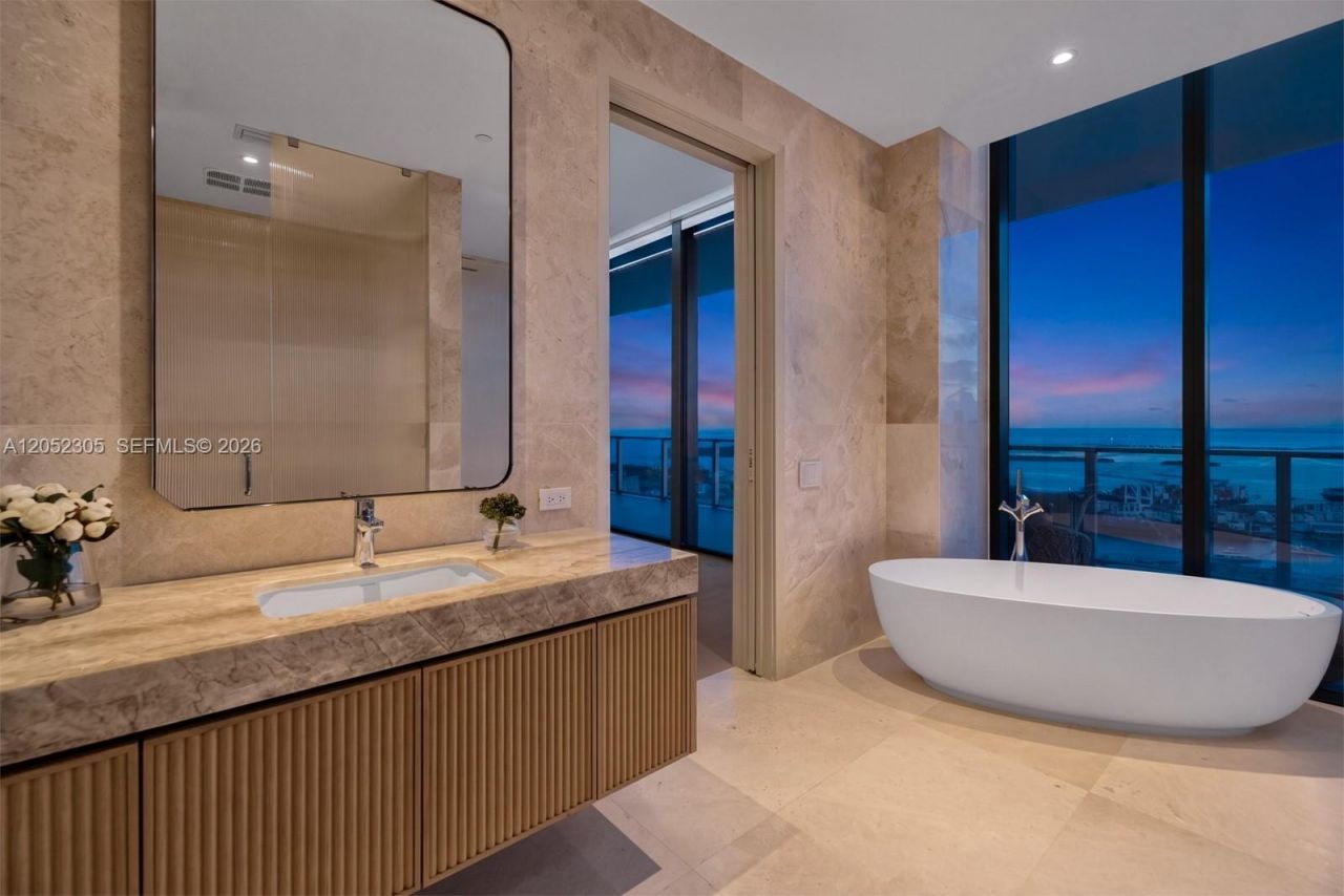 500 Alton , Unit PH4701, Miami Beach, FL 33139 Photo