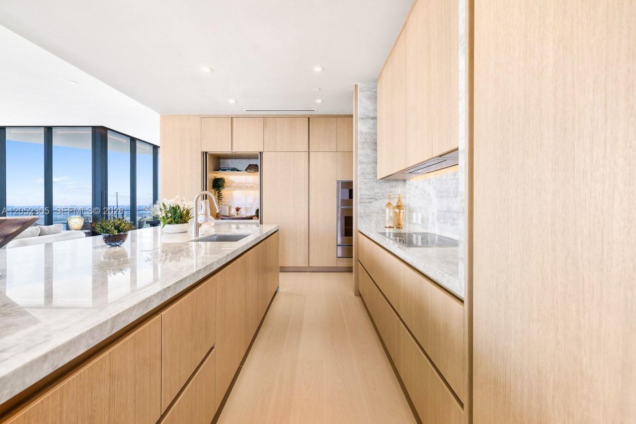 500 Alton , Unit PH4701, Miami Beach, FL 33139 Photo