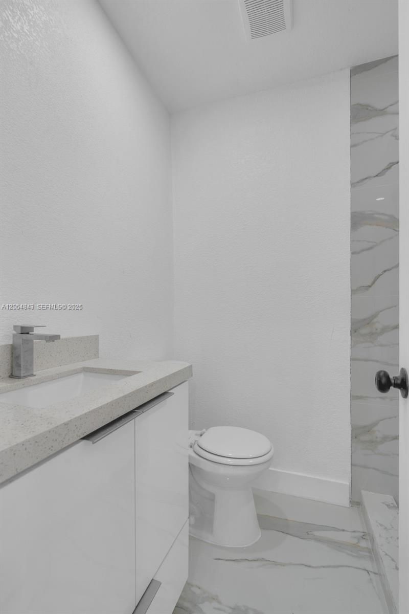 2121 NW 86th Ter, Miami, FL 33147 Photo