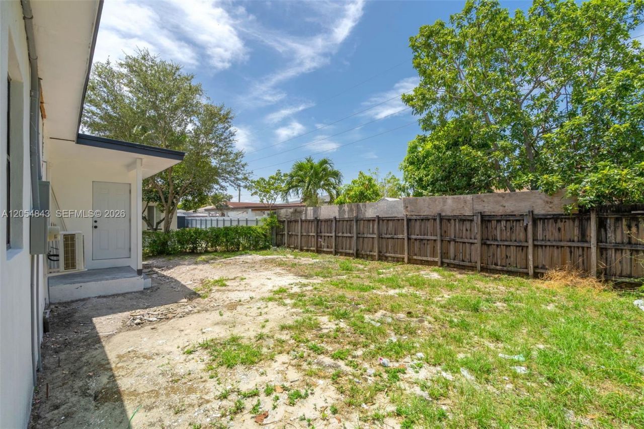 2121 NW 86th Ter, Miami, FL 33147 Photo