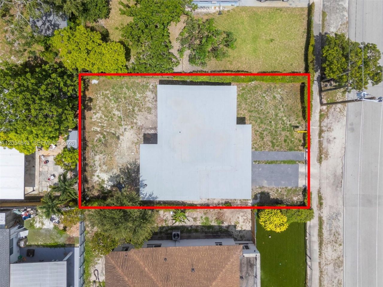 2121 NW 86th Ter, Miami, FL 33147 Photo