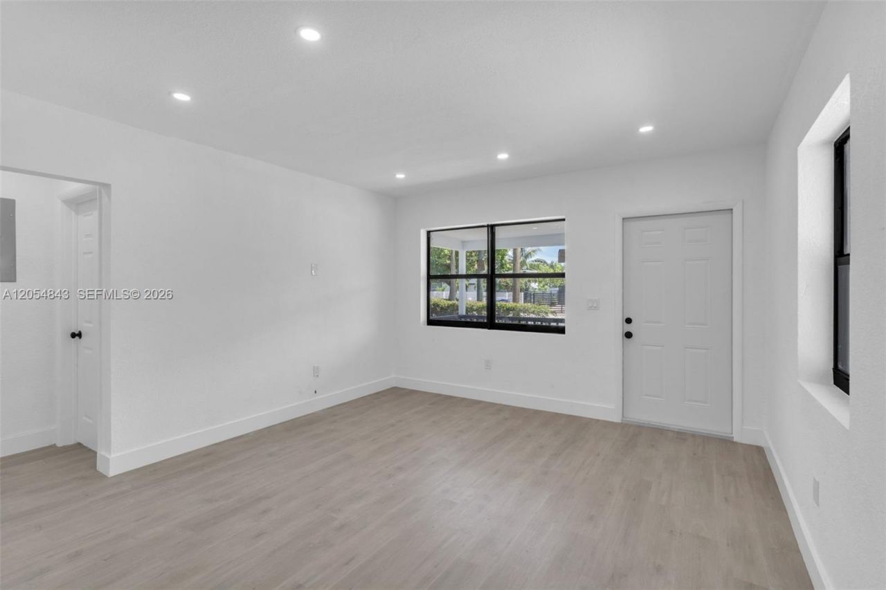 2121 NW 86th Ter, Miami, FL 33147 Photo
