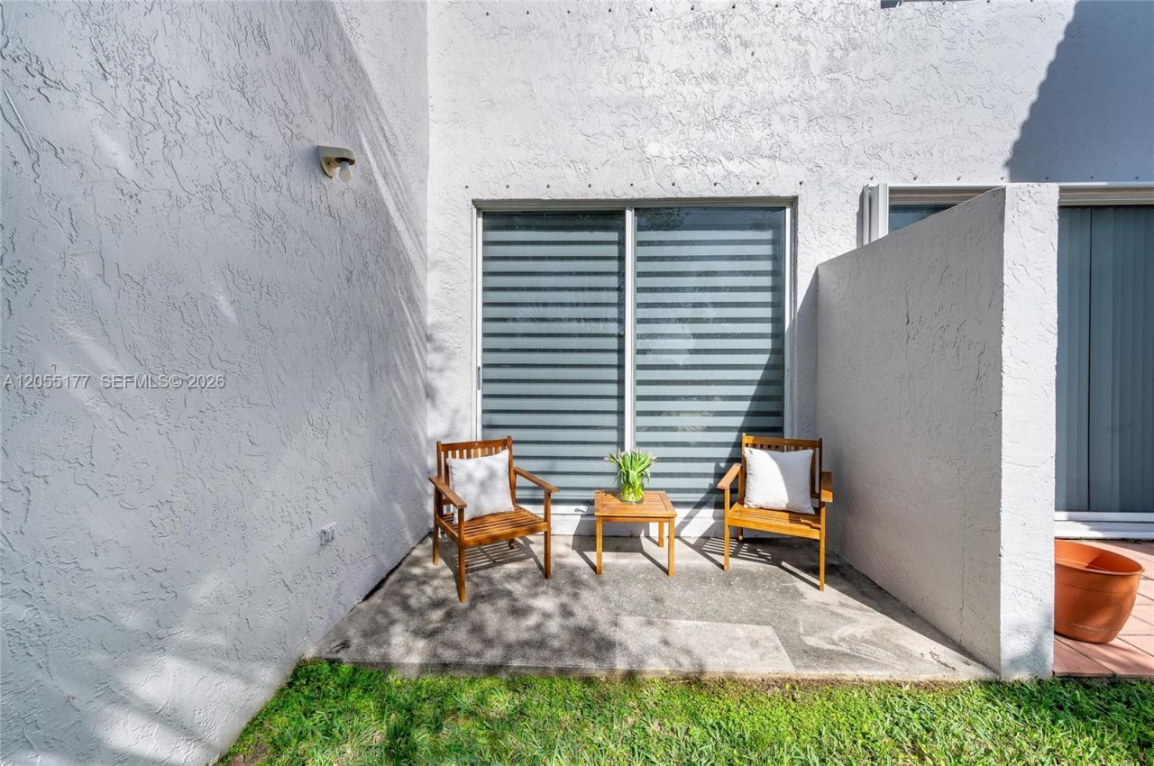 16840 SW 1st Mnr , Unit 16840, Pembroke Pines, FL 33027 Photo
