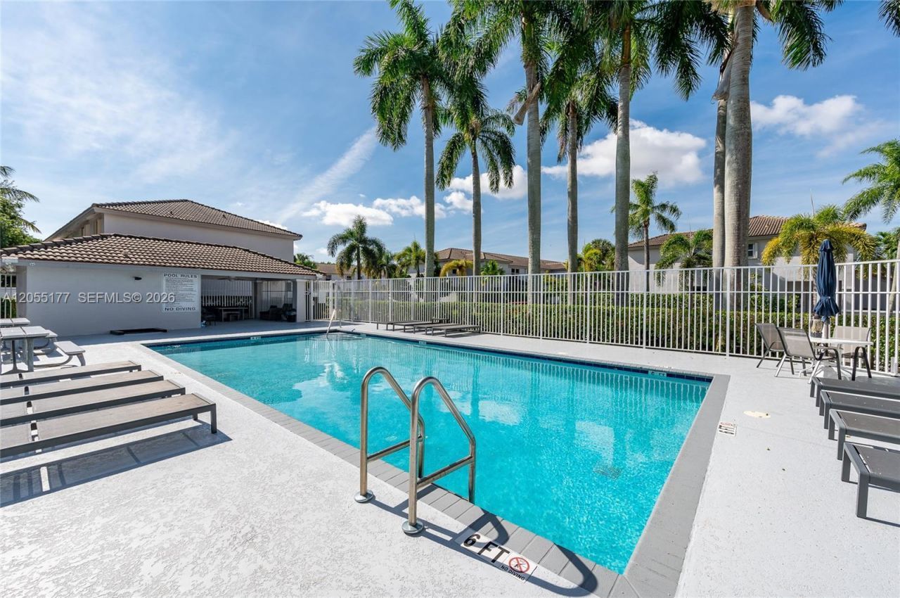 16840 SW 1st Mnr , Unit 16840, Pembroke Pines, FL 33027 Photo