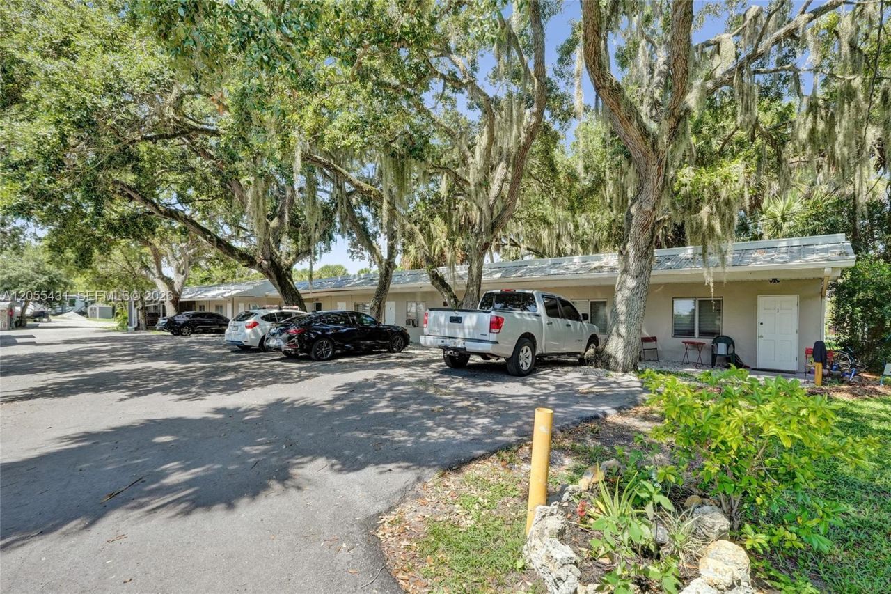 1069 Marina Ln & Cramer Ln, Moore Haven, FL 33741 Photo