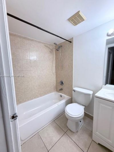 7090 NW 179th St , Unit 107, Hialeah, FL 33015 Photo