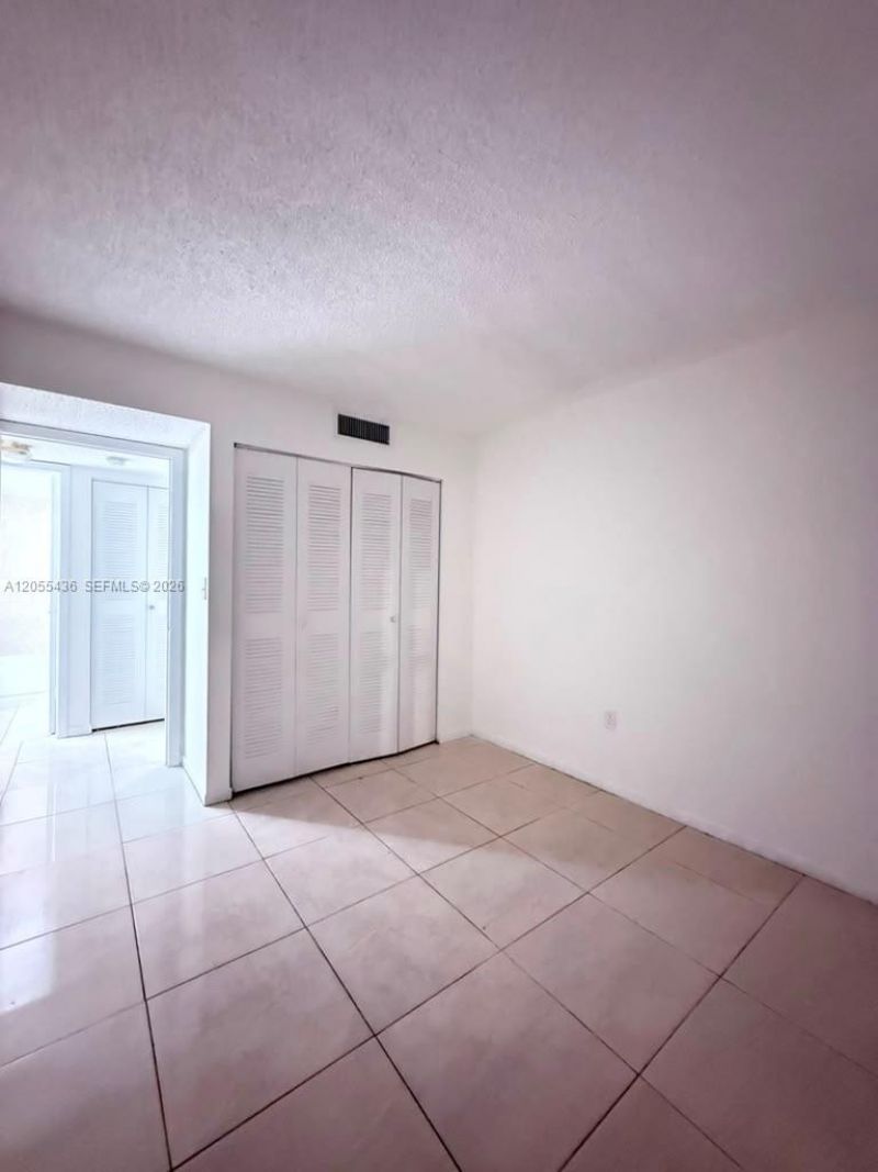 7090 NW 179th St , Unit 107, Hialeah, FL 33015 Photo