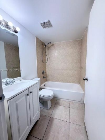 7090 NW 179th St , Unit 107, Hialeah, FL 33015 Photo